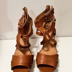 Cognac Wedge heels